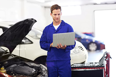 Troubleshooting online to diagnose engine troubles