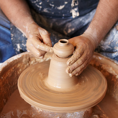Moulding a mini pot